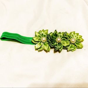 NWOT green satin flowers with pearls headband bow